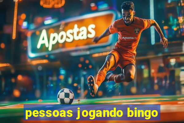 pessoas jogando bingo